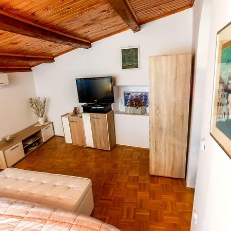 Apartments Pyros ピラン エクステリア 写真